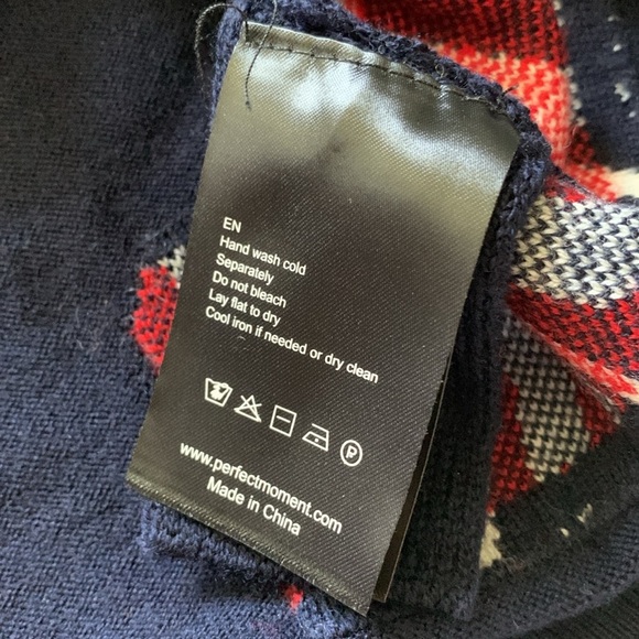 NWT Perfect moment 3D ski sweater in navy - Picture 8 of 9